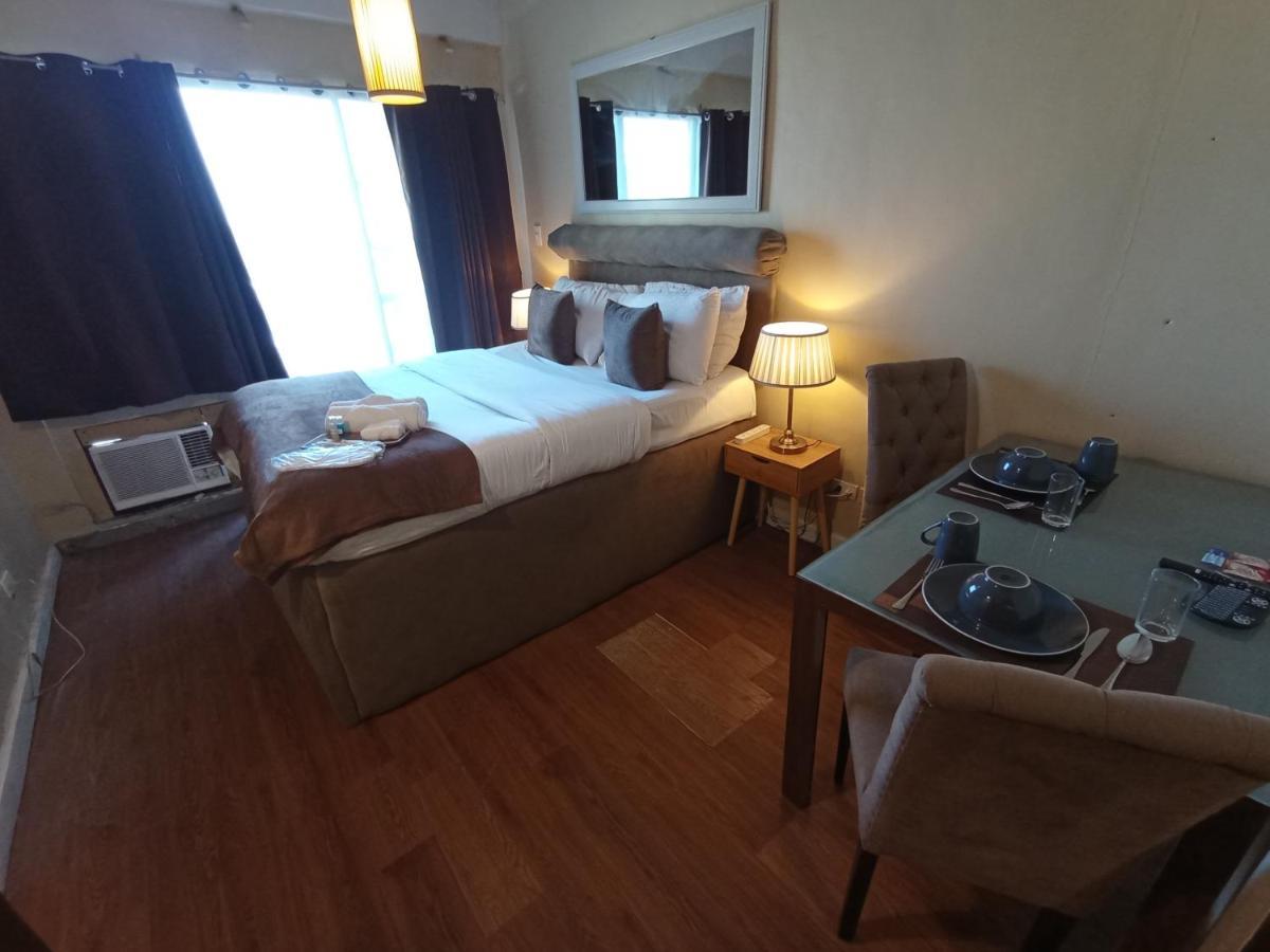 The Staycation - Serviced Rooms มะนิลา ภายนอก รูปภาพ